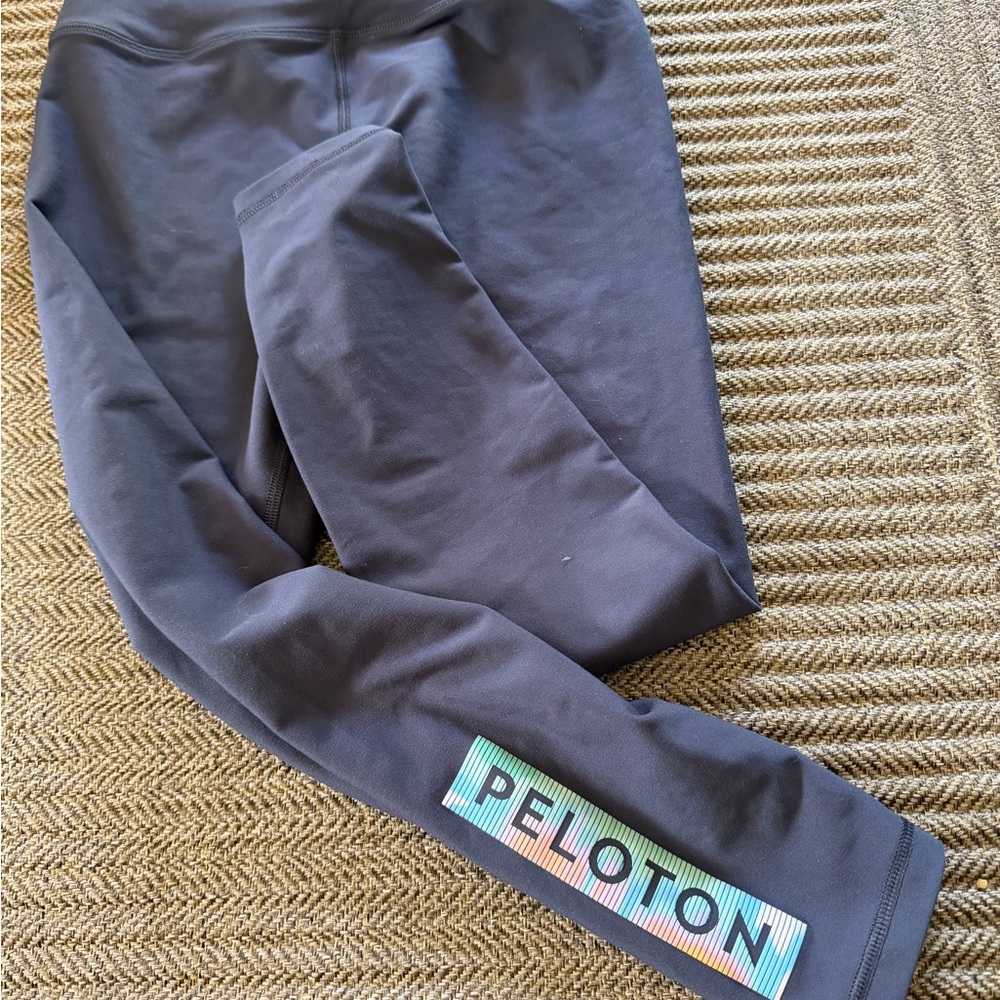 Peloton Cadet Leggings with Multicolor Logo Accent - Women size medium